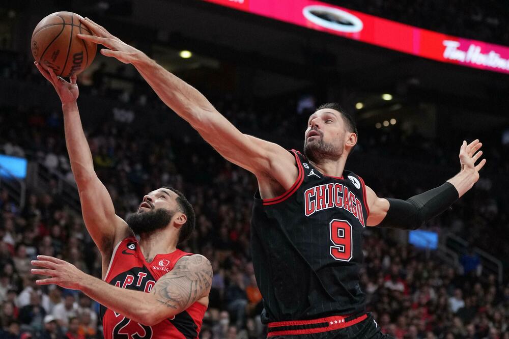 Nikola Vučević blokira Freda Vanvlita, Foto: Nick Turchiaro-USA TODAY Sports