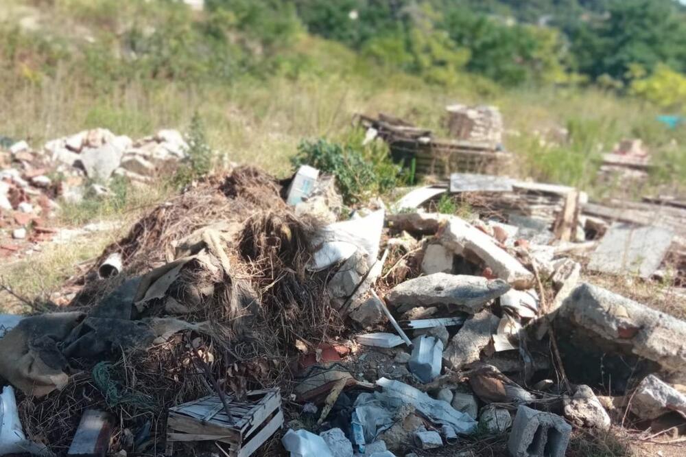 Jedna od deponija u Baošićima, Foto: NVO Ekokul Media