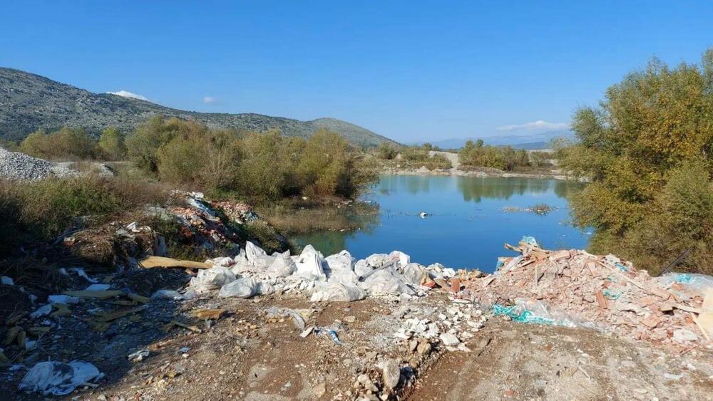 rijeka Morača, otpad