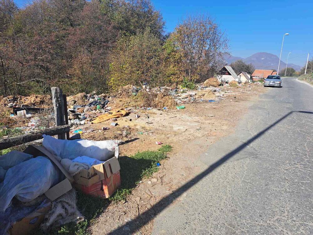 <p>Od početka akcije &ldquo;Uklonimo divlje deponije&rdquo;, koja je počela 1. novembra, sanirane su tri od 15 nelegalnih deponija. Akciju su organizovali opštinska preduzeća Komunalno i Agencija za izgradnju i razvoj Berana, u saradnji sa medijskom kućom &ldquo;Ivangrad studio&rdquo; i Opštinom Berane</p>