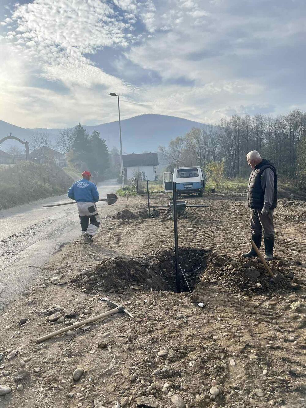 <p>Od početka akcije &ldquo;Uklonimo divlje deponije&rdquo;, koja je počela 1. novembra, sanirane su tri od 15 nelegalnih deponija. Akciju su organizovali opštinska preduzeća Komunalno i Agencija za izgradnju i razvoj Berana, u saradnji sa medijskom kućom &ldquo;Ivangrad studio&rdquo; i Opštinom Berane</p>
