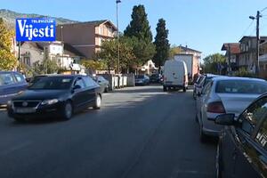 Građani Tuzi bez gradskog prevoza, traže vraćanje autobuske linije