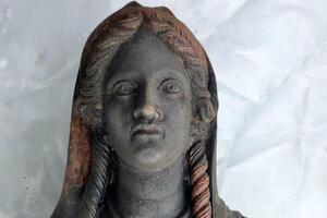 Pronađene očuvane bronzane statue u Italiji iz rimskog perioda...