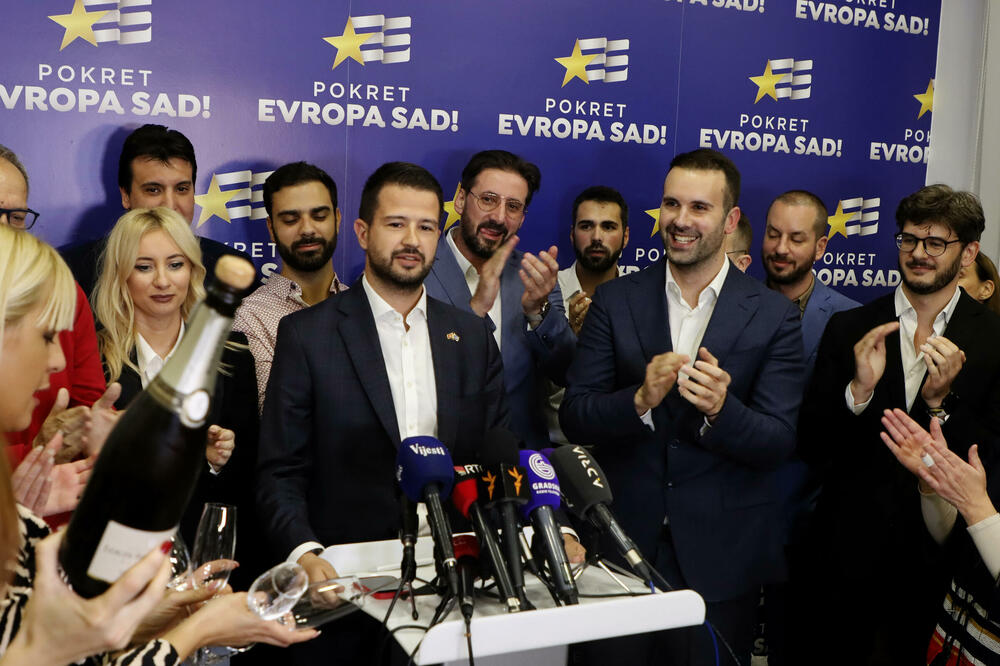 Traže da DIK izda uputstvo Vukčeviću: Funkcioneri PES-a, Foto: Boris Pejović