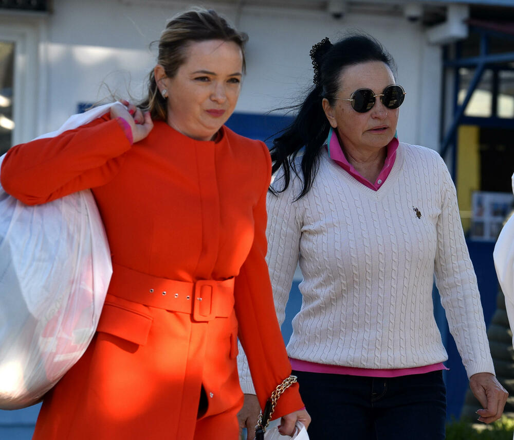 <p>Odluku o ukidanju pritvora Medenici danas je donio Viši sud nakon žalbe odbrane Apelacionom sudu na rješenje kojim joj je produžen boravak u Istražnom zatvoru</p>