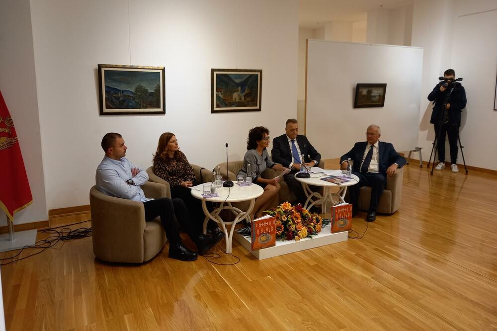 Sa predstavljena Monografije o likovnom umjetniku Behaudinu Selmanoviću Selmanu, Foto: Privatna arhiva