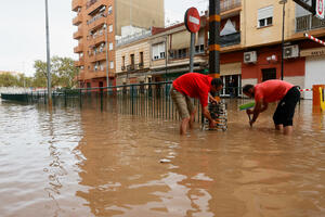 Snažna oluja u Španiji odnijela život jedne osobe