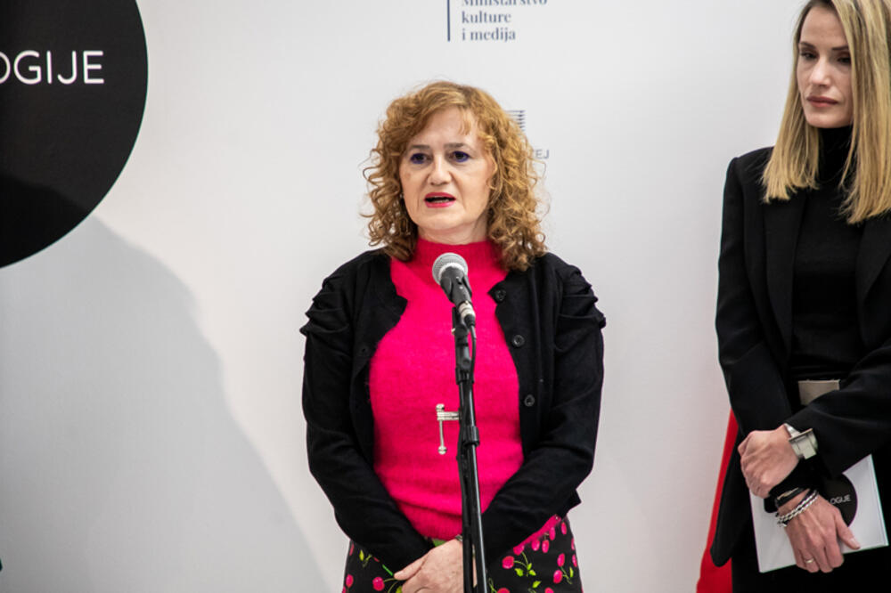 <p>Umjetnik Darko Vučković dobitnik je Grand prix za rad "Meke forme"</p>