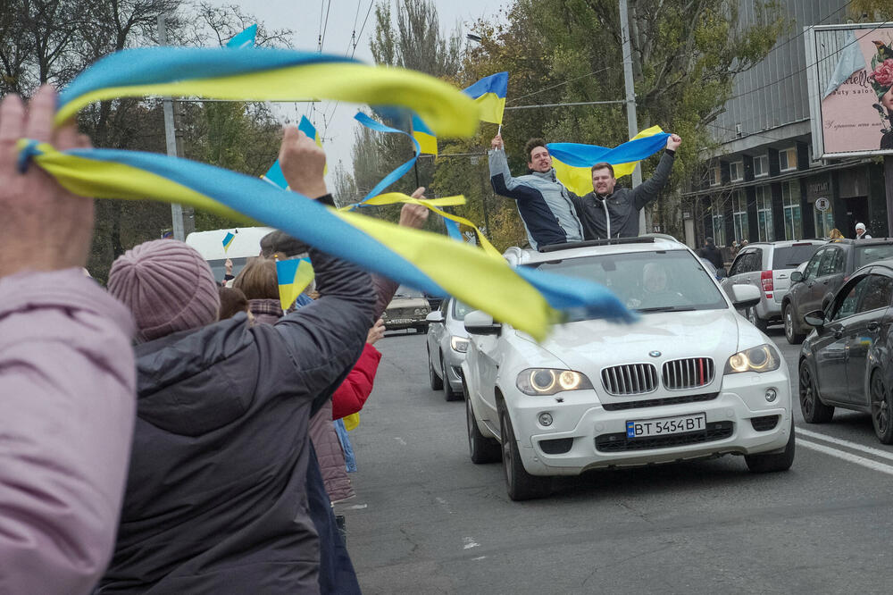 Slavlje u Hersonu nakon povlačenja ruske vojske, Foto: Reuters