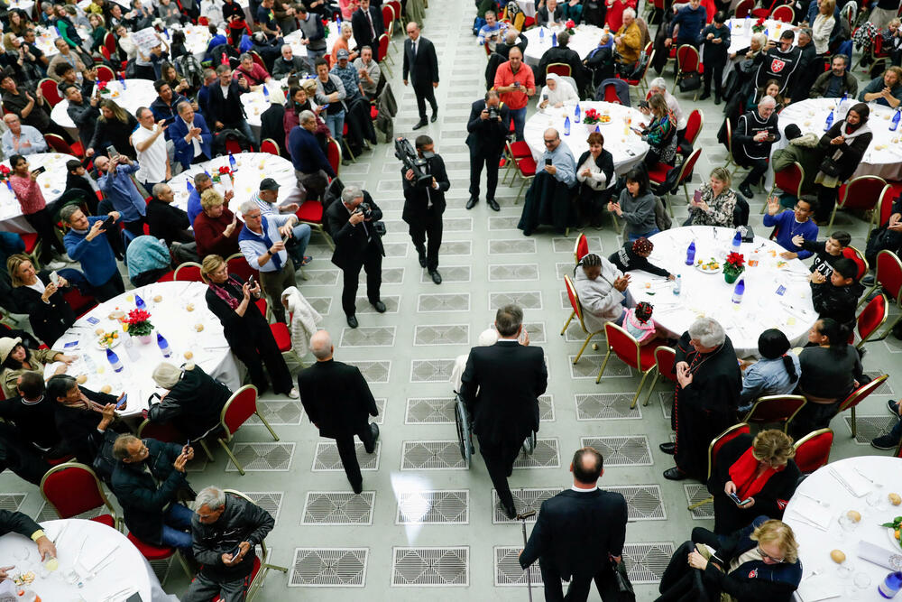 <p>"Ako je naše srce umrtvljeno i ravnodušno, ne možemo čuti njihov krik boli, ne možemo plakati s njima i za njih, ne možemo vidjeti koliko samoće i tjeskobe leži skriveno u zaboravljenim djelovima naših gradova"</p>