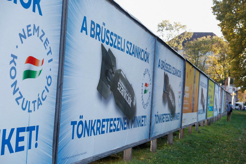 Bilbordi u Budimpešti na kojima su sankcije Rusiji predstavljene kao bomba