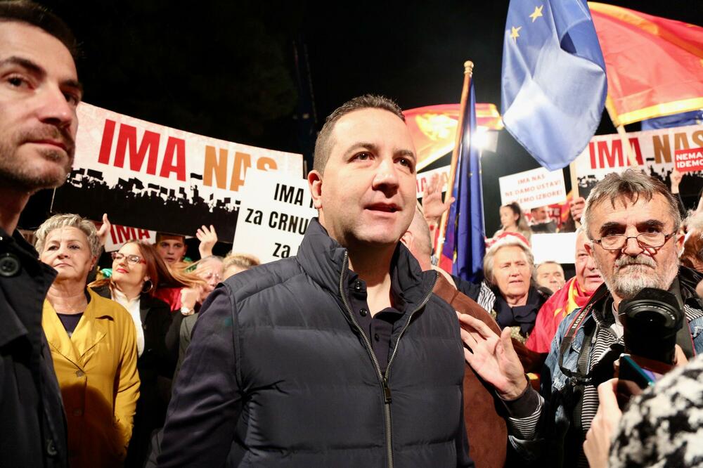 Eraković na protestu pokreta "Ima nas", Foto: DPS