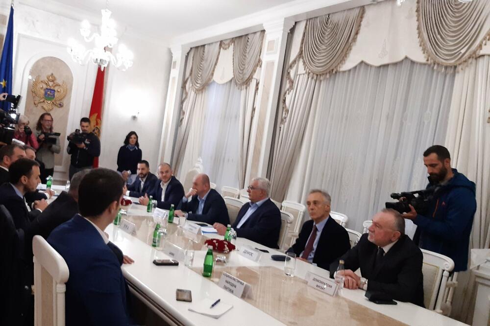 Sa sastanka, Foto: Biljana Matijašević