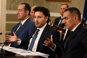 Abazović: BDP će prvi put biti pet milijardi eura, poslanici da...