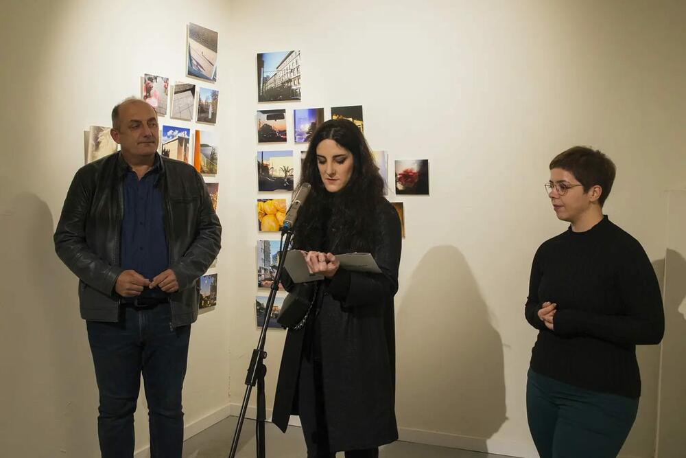 <p>O izložbi fotografija koja je otvorena sinoć u fotografskoj galeriji "F 64" u Podgorici, autorka Dušanka Seratlić govori za “Vijesti”</p>