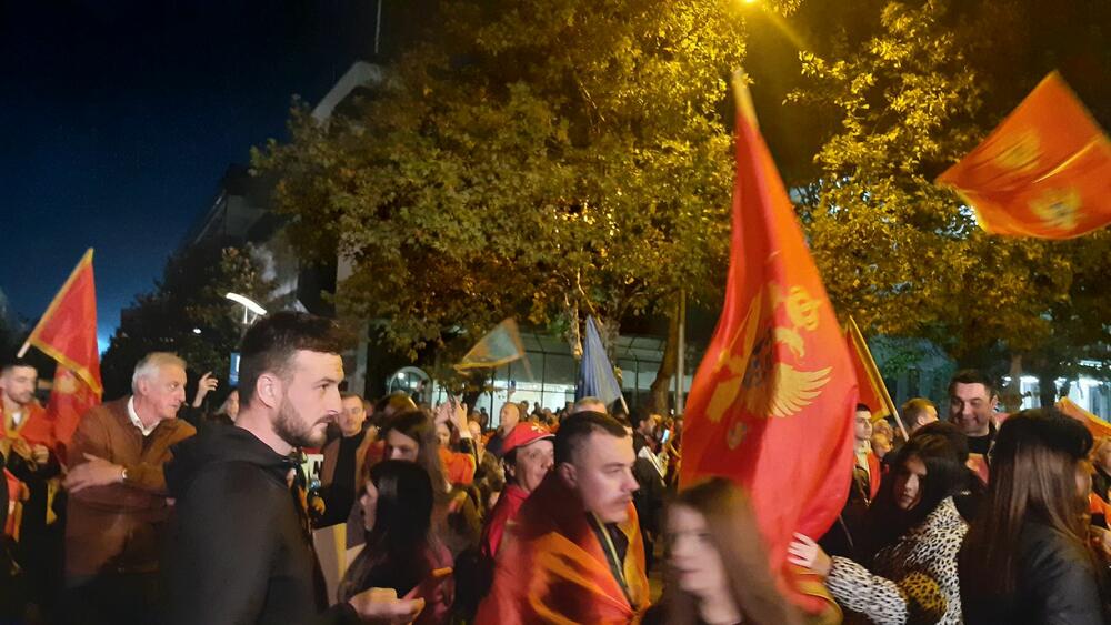 <p>Organizatori ranije poručili da traže povlačenje izmjena Zakona o predsjedniku, dogovor oko izbora sudija Ustavnog suda i održavanje vanrednih parlamentarnih izbora</p>