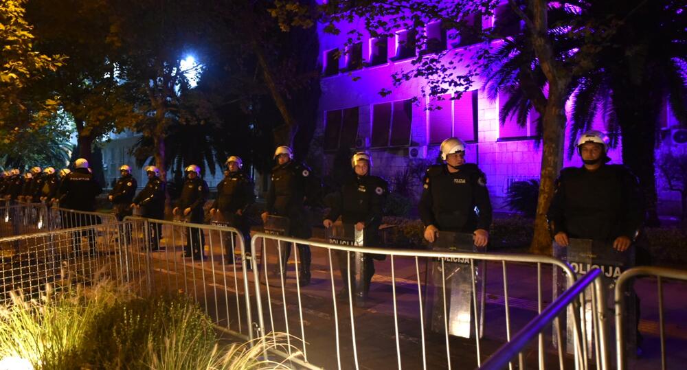 <p>Organizatori ranije poručili da traže povlačenje izmjena Zakona o predsjedniku, dogovor oko izbora sudija Ustavnog suda i održavanje vanrednih parlamentarnih izbora</p>