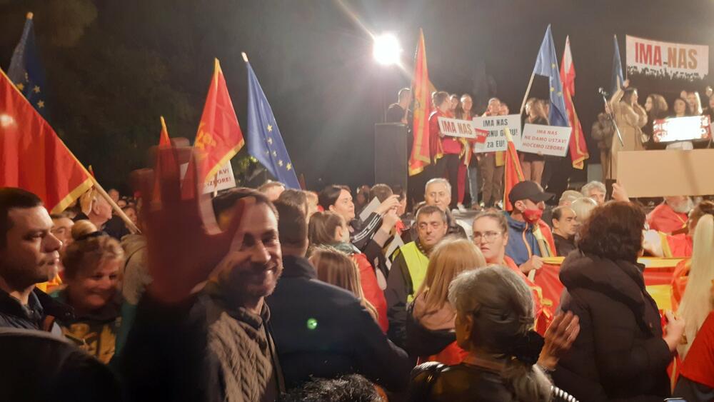 <p>Organizatori ranije poručili da traže povlačenje izmjena Zakona o predsjedniku, dogovor oko izbora sudija Ustavnog suda i održavanje vanrednih parlamentarnih izbora</p>