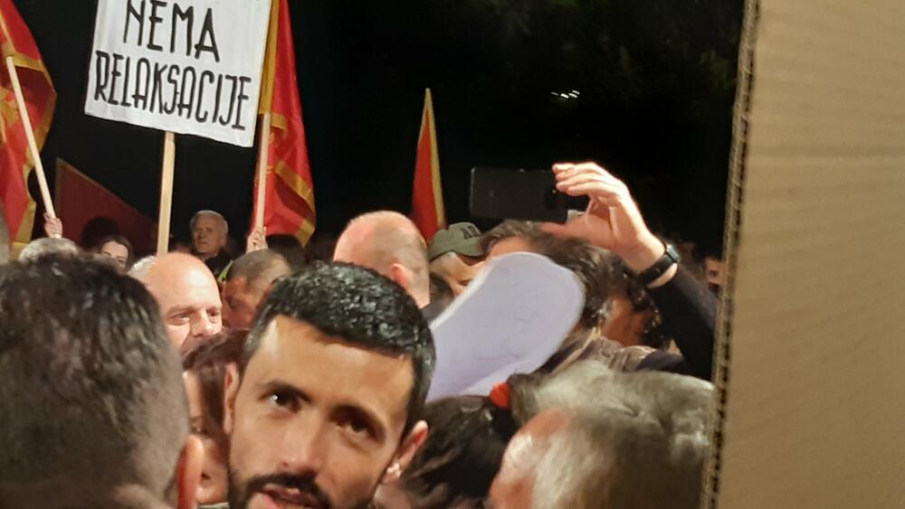 <p>Organizatori ranije poručili da traže povlačenje izmjena Zakona o predsjedniku, dogovor oko izbora sudija Ustavnog suda i održavanje vanrednih parlamentarnih izbora</p>