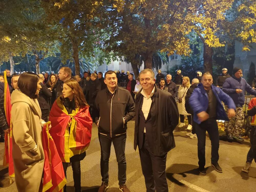 <p>Organizatori ranije poručili da traže povlačenje izmjena Zakona o predsjedniku, dogovor oko izbora sudija Ustavnog suda i održavanje vanrednih parlamentarnih izbora</p>