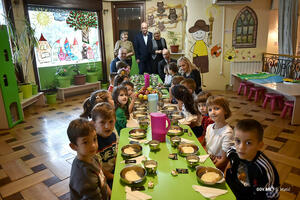 Organizovan tradicionalni slovenački doručak za djecu