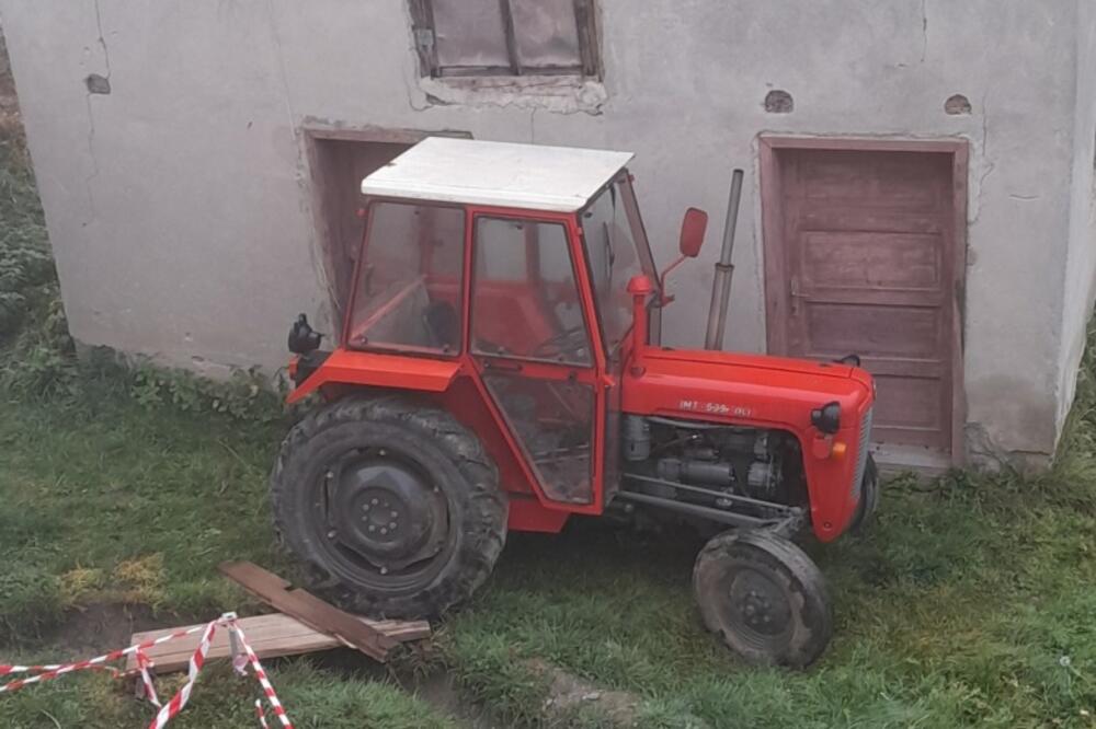 Barikada ispred garaže, Foto: Privatna ahriva