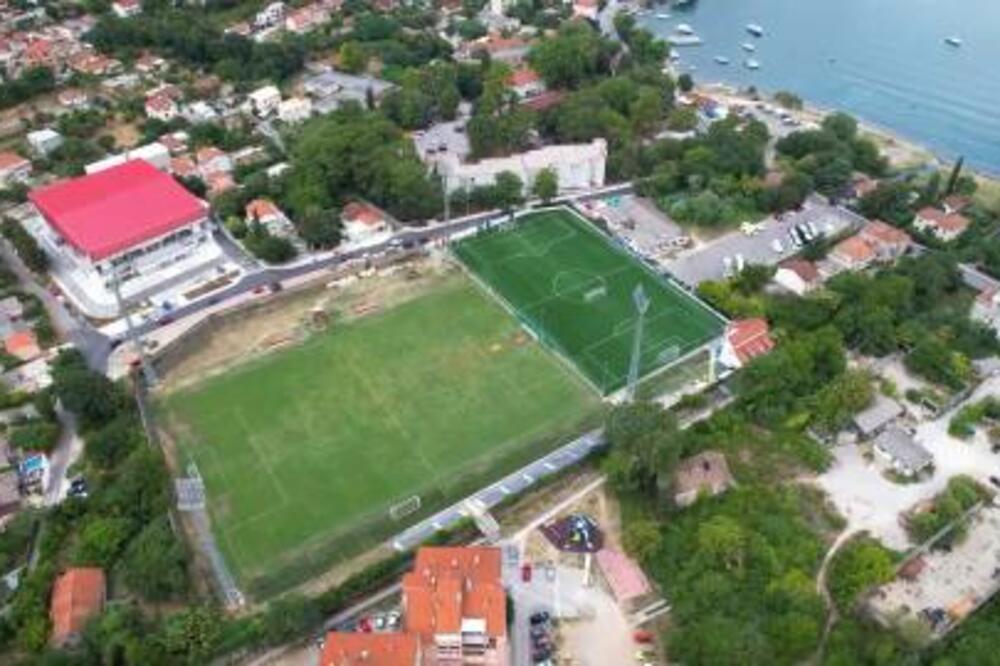 O prvakui treba odlučiti uz navijače, jer fudbal se igra zbog publike smatraju u Otrantu, Foto: Opština Kotor