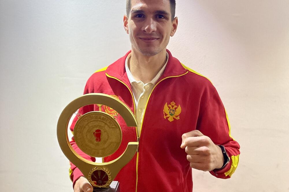 Savković je proglašen najboljim bokserom trodnevnog turnira u Skoplju, Foto: BSCG