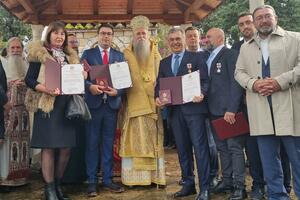 Joanikije uručio ordene Rovčaninu, Đukanoviću, Janjuševiću i...