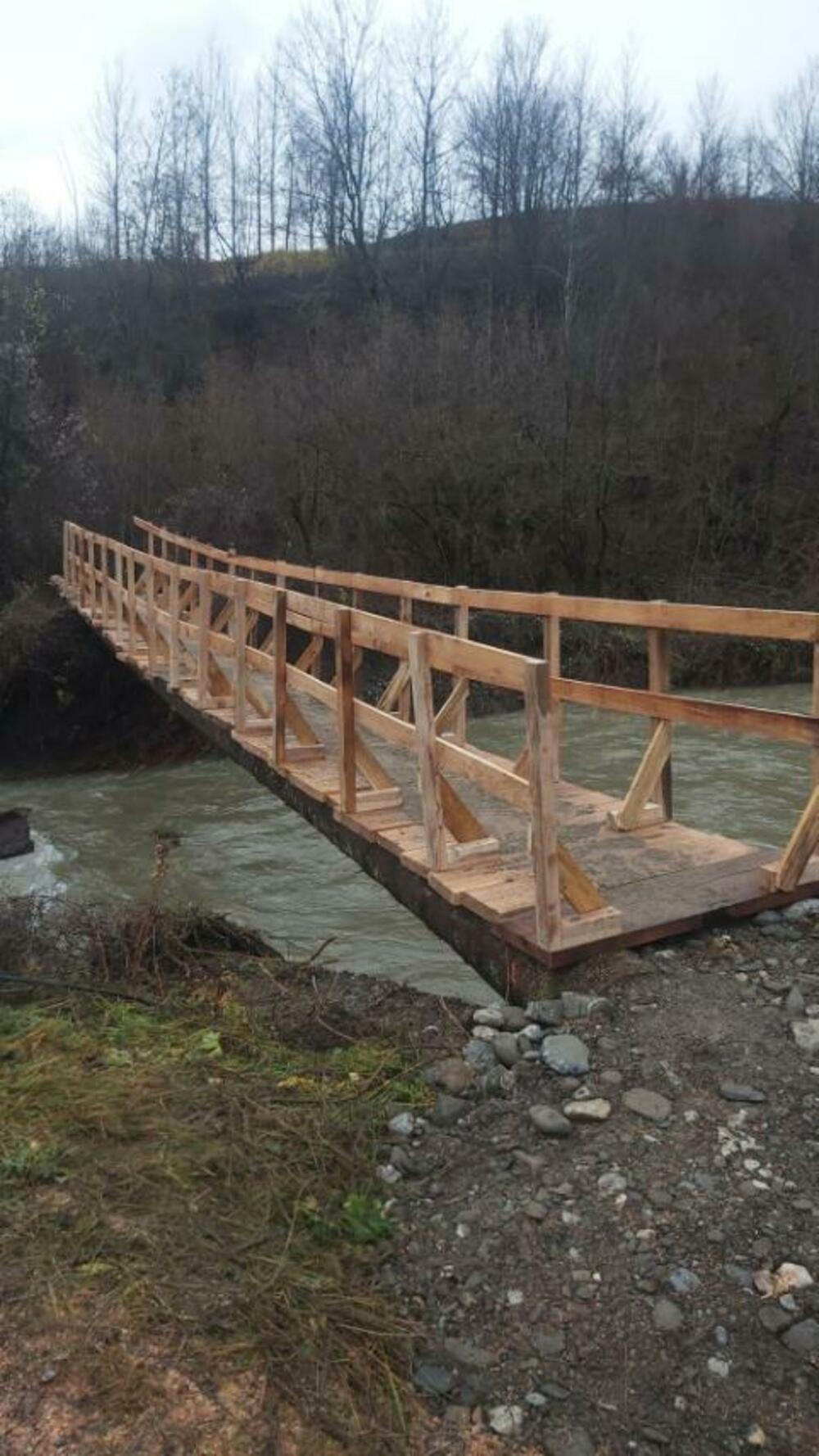Postavljen privremeni most na Pčinji