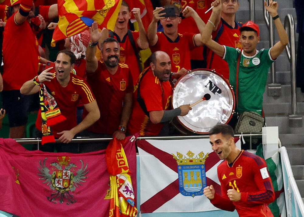 <p>Zahuktava se Svjetsko prvenstvo - navijači su, naravno, u centru pažnje, jedni slave, drugi tuguju, ali mundijalska žurka traje</p>