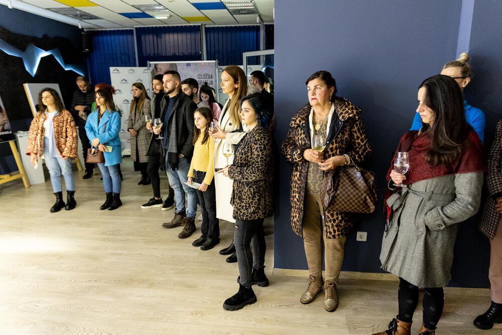 <p>"Fotografije treba jasno da poruče da ne želimo da ijedna žena više pati, ima modrice ili bude ubijena", kazala je autorka Nada Vojinović</p>