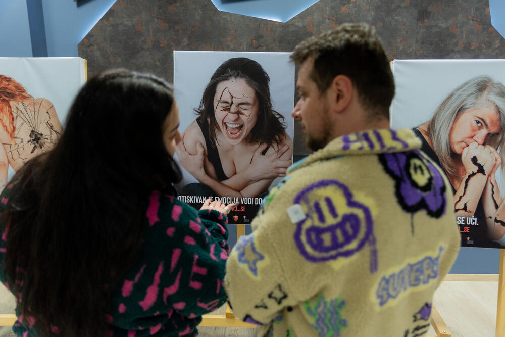 <p>"Fotografije treba jasno da poruče da ne želimo da ijedna žena više pati, ima modrice ili bude ubijena", kazala je autorka Nada Vojinović</p>