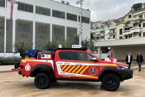 Herceg Novi: Službi zaštite i spašavanja isporučeno vatrogasno...