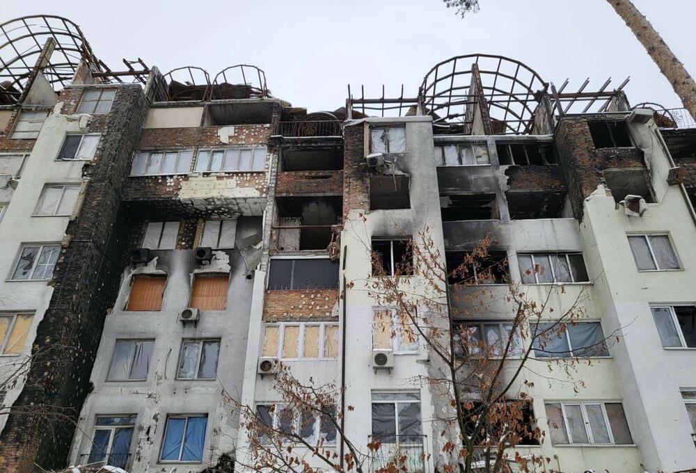 <p>"Domaćini, gradonačelnik i zamjenik gradonačelnika Irpina pokazali su delegaciji Ministarstva odbrane Crne Gore posljedice dejstva ruske teške artiljerije i upoznali ih sa akcijama koje su preduzimane u cilju odbrane grada"</p>