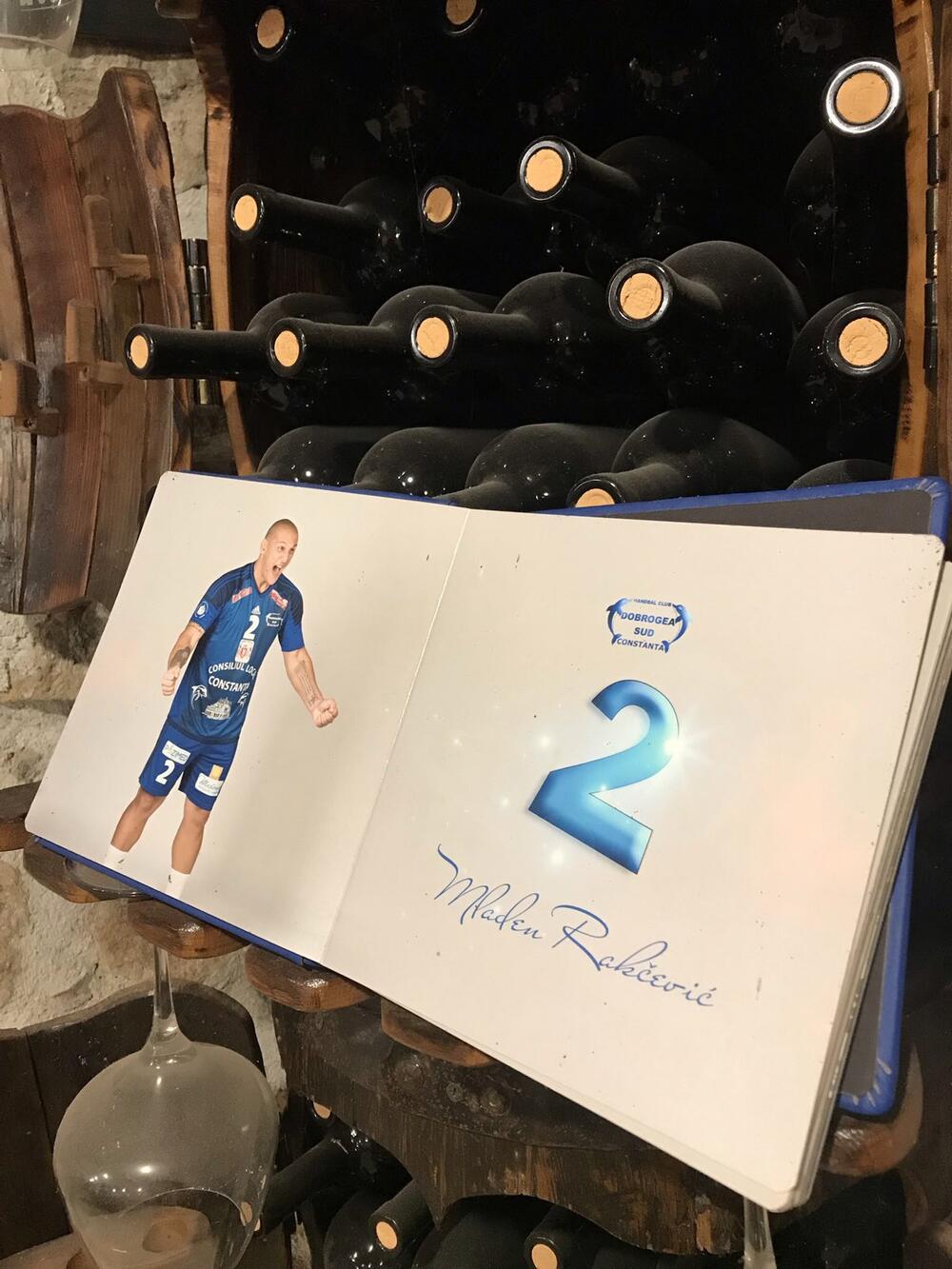 <p>Reporterke “Magazina” u obilasku crnogorskih vinarija centralne regije</p>