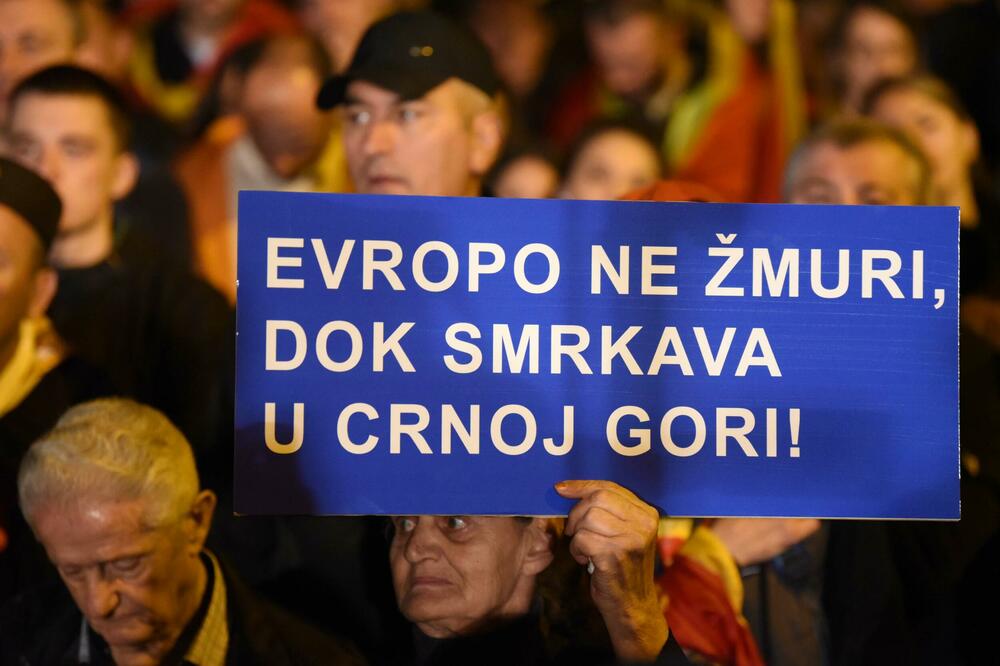 Sa nedavnog protesta ispred Skupštine, Foto: Boris Pejović