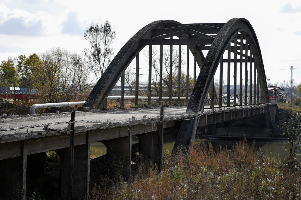 Saobraćaj obustavljen preko mosta Voila na rumunskoj rijeci Olt