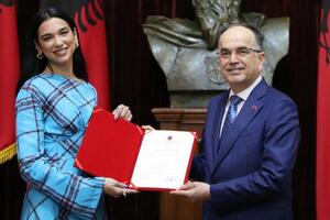 Britanska pjevačica Dua Lipa dobila albansko državljanstvo