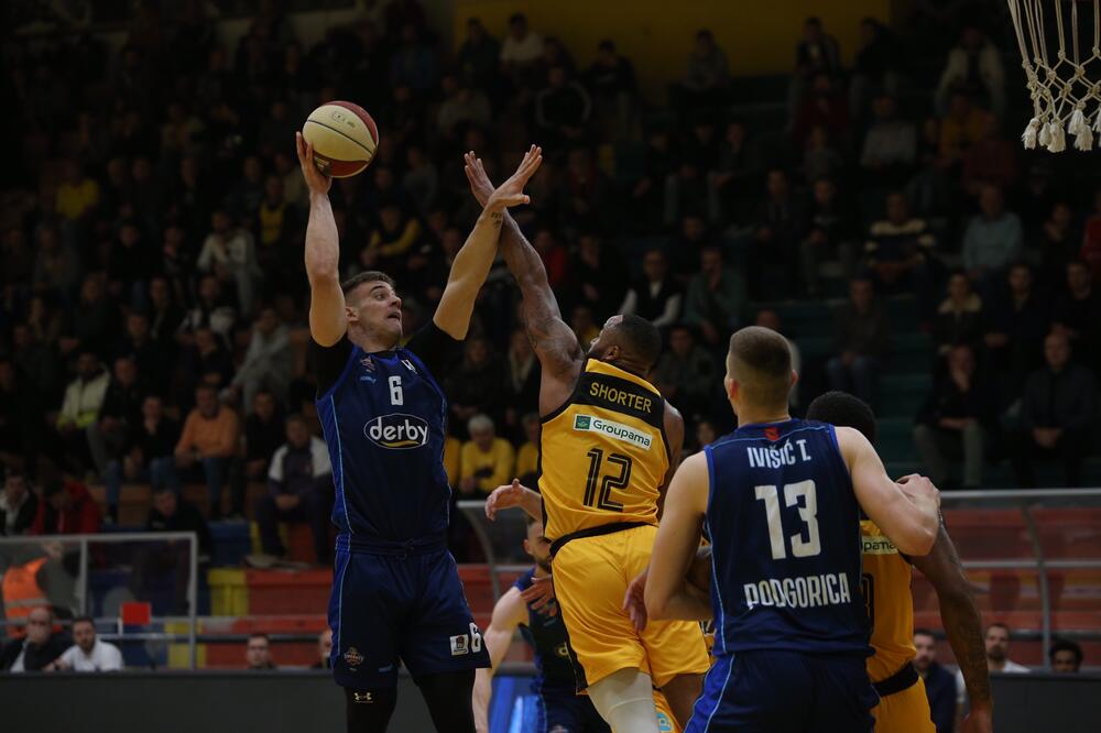 Zoran Vučeljić na večerašnjem meču, Foto: Split/Ivica Čavka