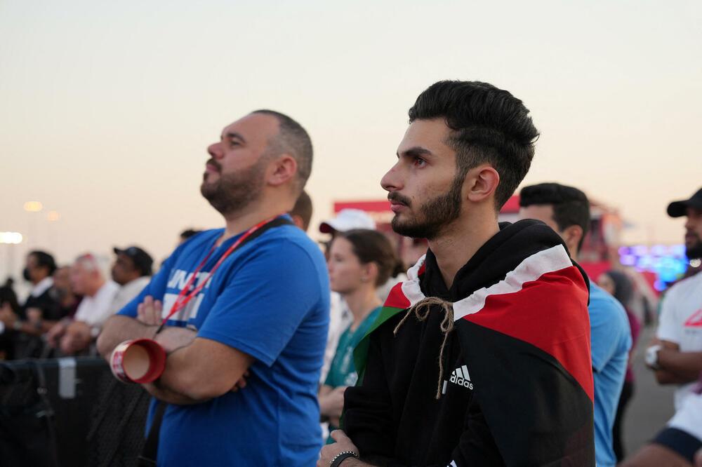 Navijač sa palestinskom zastavom tokom Svjetskog prvenstva u Dohi, Foto: Rojters