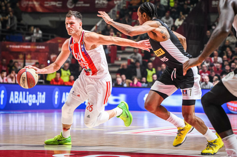 Nemanja Nedović u duelu sa Kevinom Panterom, Foto: ABA League j.t.d/Dragana Stjepanović