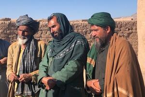 Avganistanci gladnoj djeci daju ljekove za smirenje, drugi prodaju...