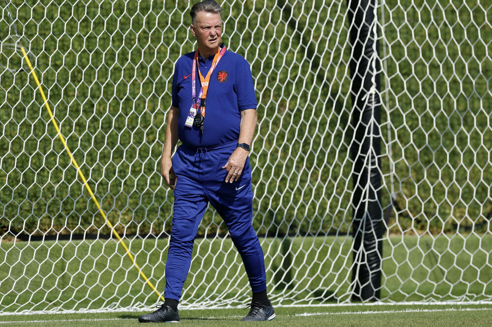 Van Gal traži ozbiljnost protiv autsajdera, Foto: Reuters
