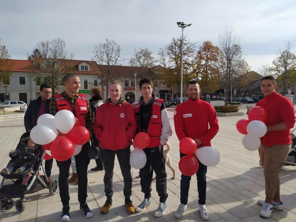 <p>“Vaš samoprijegorni rad, koji na djelu slavi solidarnost, humanost i pravednost, jedan je od temelja boljeg i pravednijeg društva kojem težimo i najbolji podsjetnik da smo ljudi onda kada ljubimo bližnjeg svog", kazao je predsjednik SO Nikšić</p>