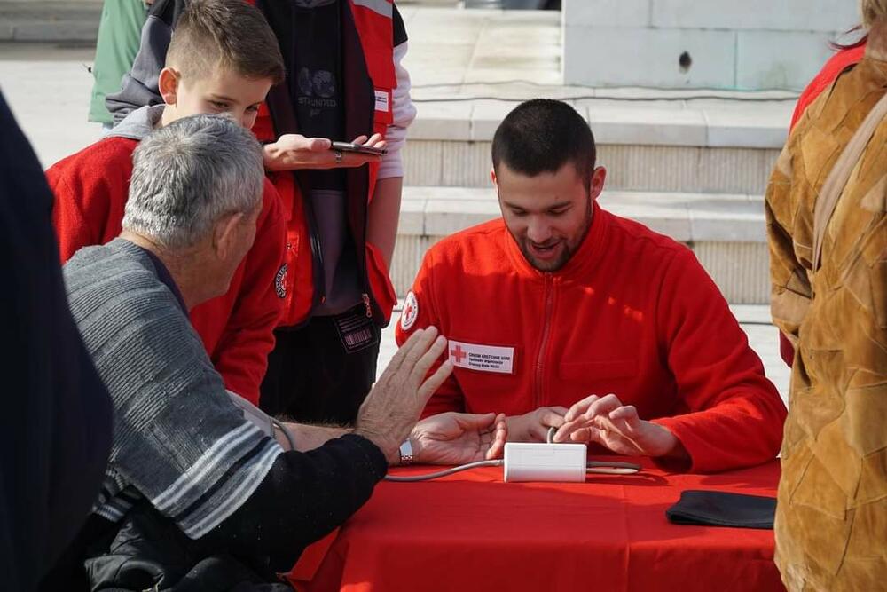 <p>“Vaš samoprijegorni rad, koji na djelu slavi solidarnost, humanost i pravednost, jedan je od temelja boljeg i pravednijeg društva kojem težimo i najbolji podsjetnik da smo ljudi onda kada ljubimo bližnjeg svog", kazao je predsjednik SO Nikšić</p>