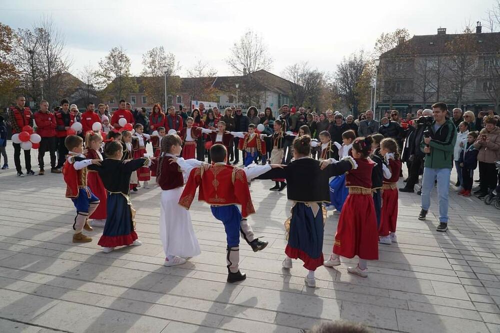 <p>“Vaš samoprijegorni rad, koji na djelu slavi solidarnost, humanost i pravednost, jedan je od temelja boljeg i pravednijeg društva kojem težimo i najbolji podsjetnik da smo ljudi onda kada ljubimo bližnjeg svog", kazao je predsjednik SO Nikšić</p>