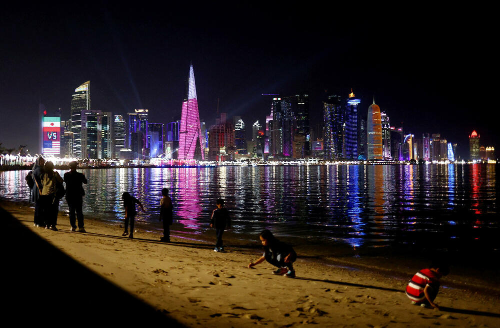 <p>Mundijalska žurka u Kataru traje dok prva faza takmičenja klizi ka kulminaciji</p>
