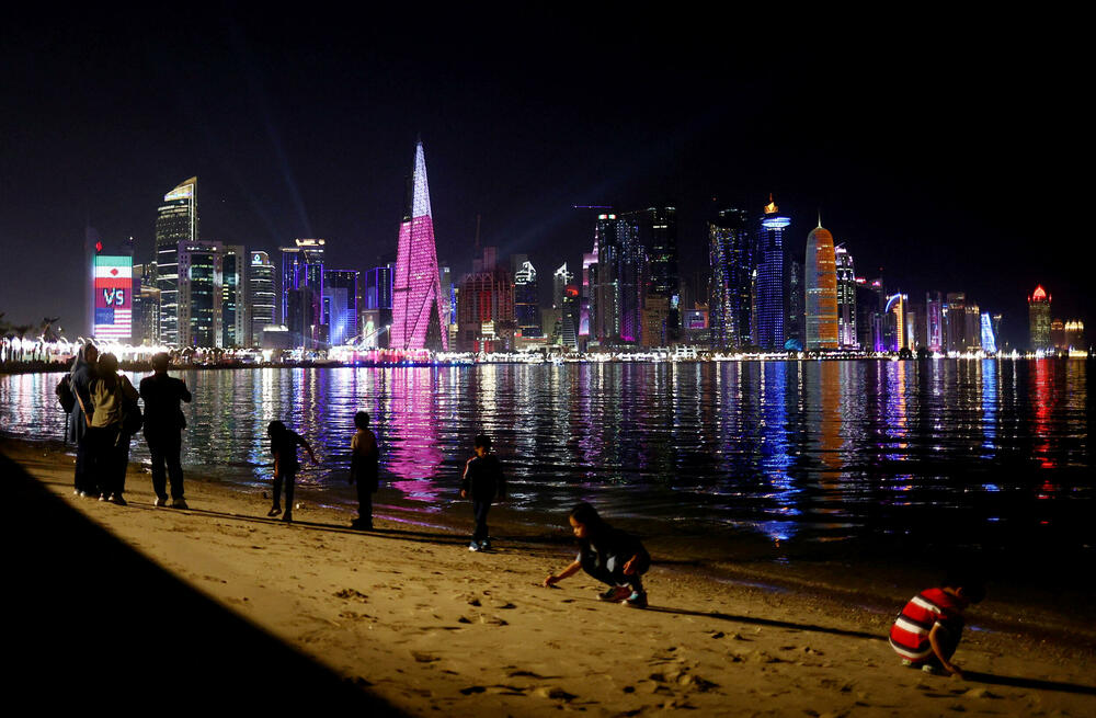 <p>Mundijalska žurka u Kataru traje dok prva faza takmičenja klizi ka kulminaciji</p>