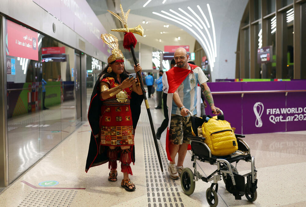 <p>Mundijalska žurka u Kataru traje dok prva faza takmičenja klizi ka kulminaciji</p>